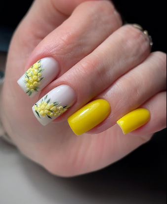 Geometric nail art design
